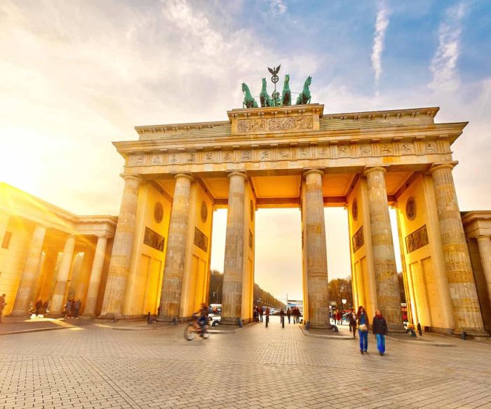 Private Berlin WWII And Cold War History Tour With Local Expert Guide