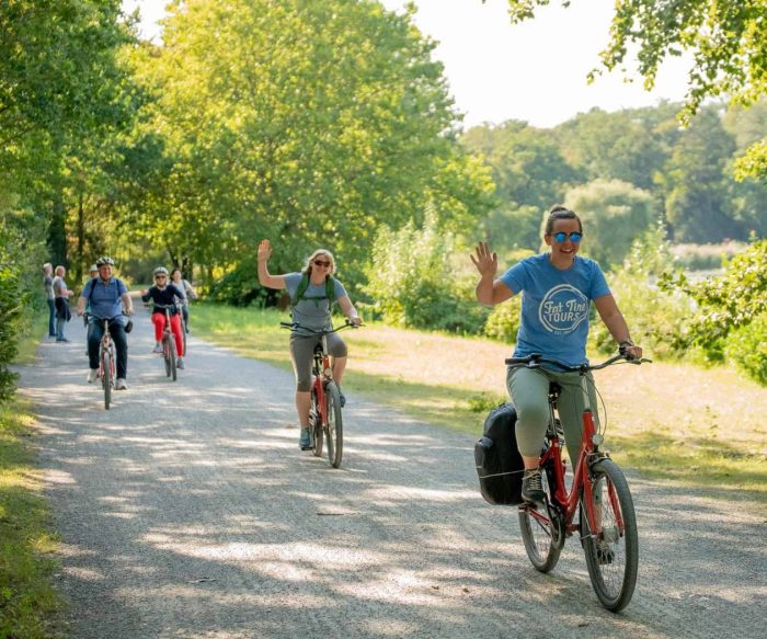 Hour Alternative Berlin Bike Tour: Vibes Of Berlin