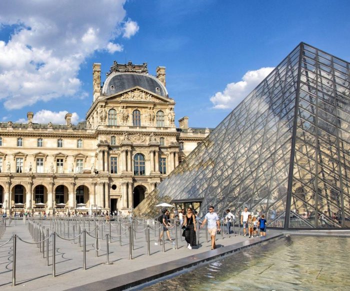 Louvre Museum - Exclusive Guided Tour (Reserved Entry Included)